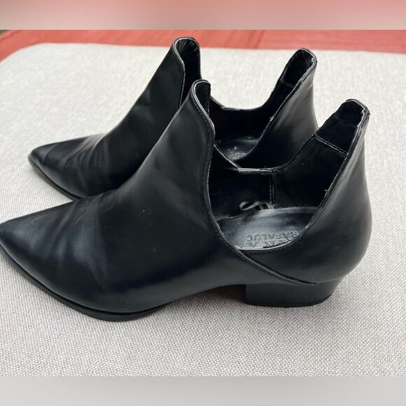 Zara Trafaluc black booties, pointy nose, deep side, cuts, great condition, 7.5 - Picture 1 of 9